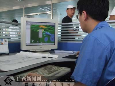 智能制造新篇章 網(wǎng)絡(luò)媒體龍江行走進(jìn)齊齊哈爾第一機(jī)床廠，探訪網(wǎng)絡(luò)技術(shù)賦能工業(yè)轉(zhuǎn)型升級